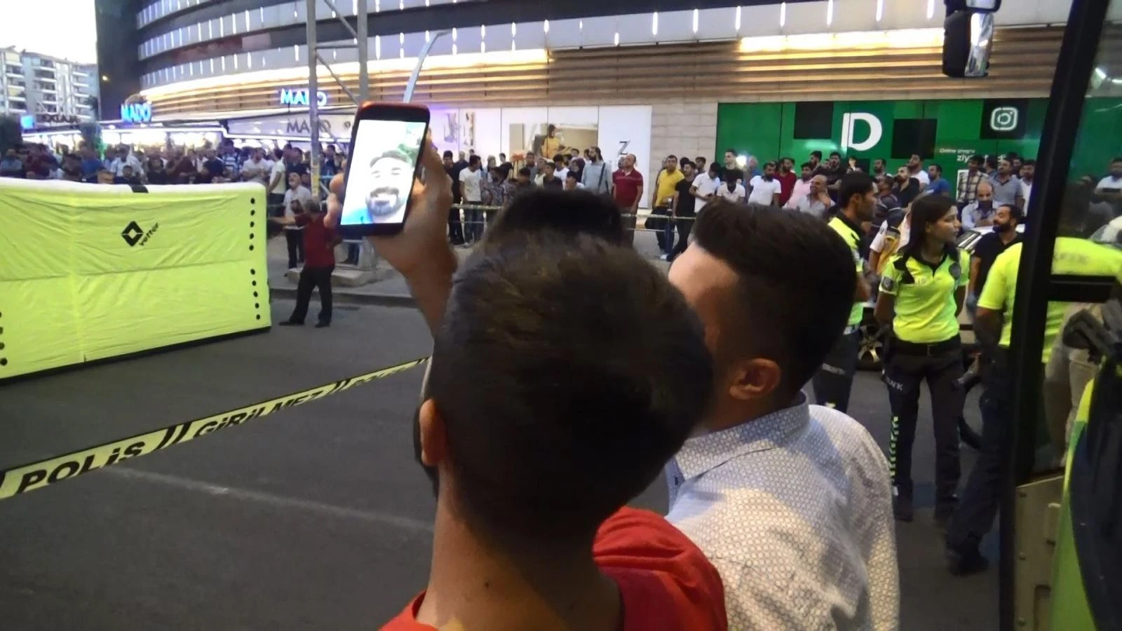 İntihar girişimini sosyal medyada canlı yayınladılar