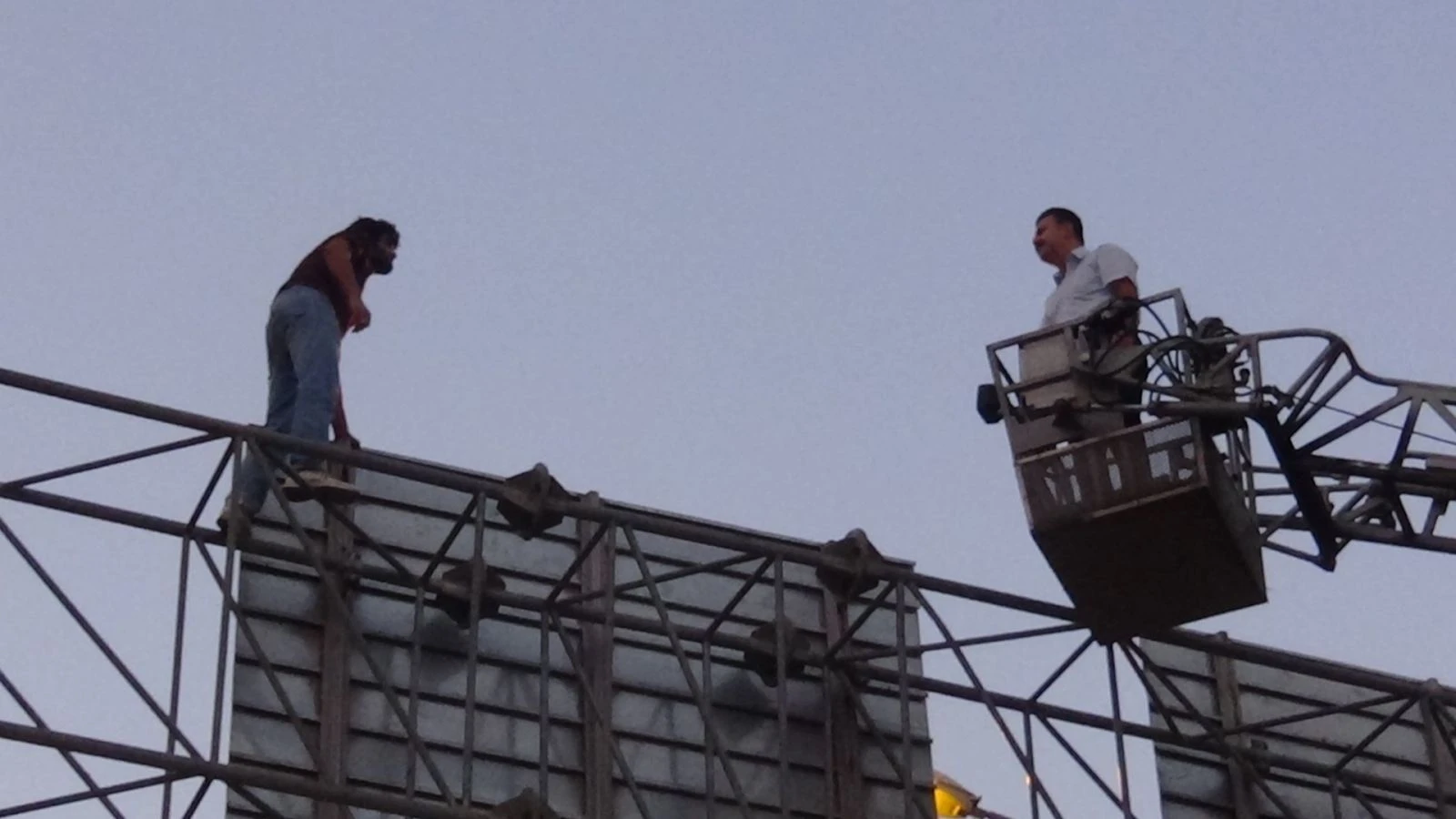 İntihar girişimini sosyal medyada canlı yayınladılar