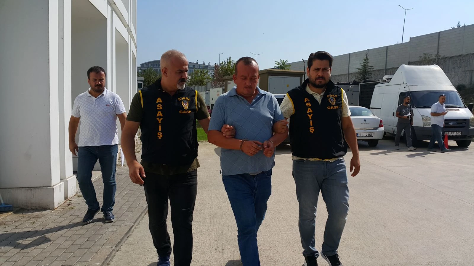 24 aracın yanmasına sebep olmuştu! Serbest kaldı