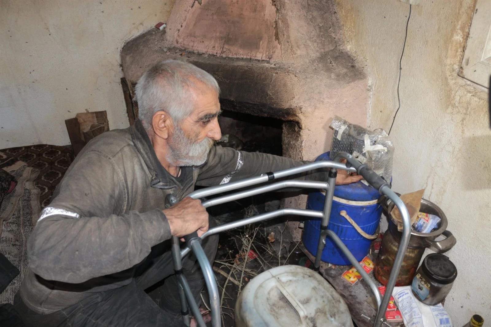 40 yıllık mağara hayatı bitti