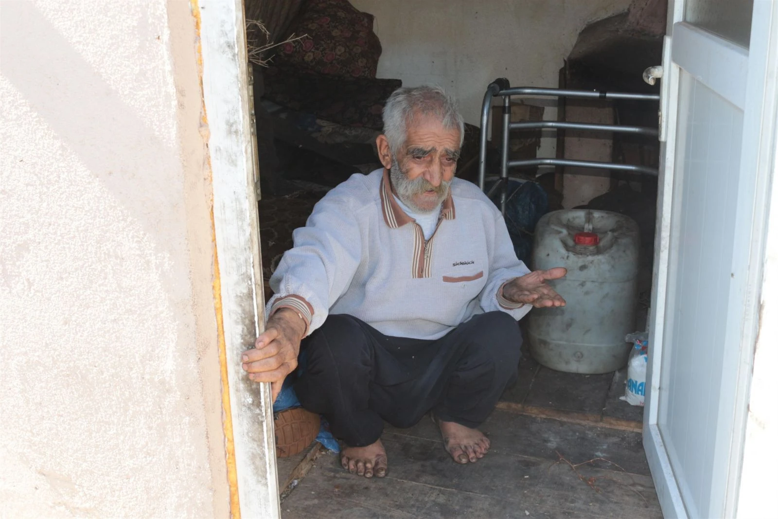 40 yıllık mağara hayatı bitti