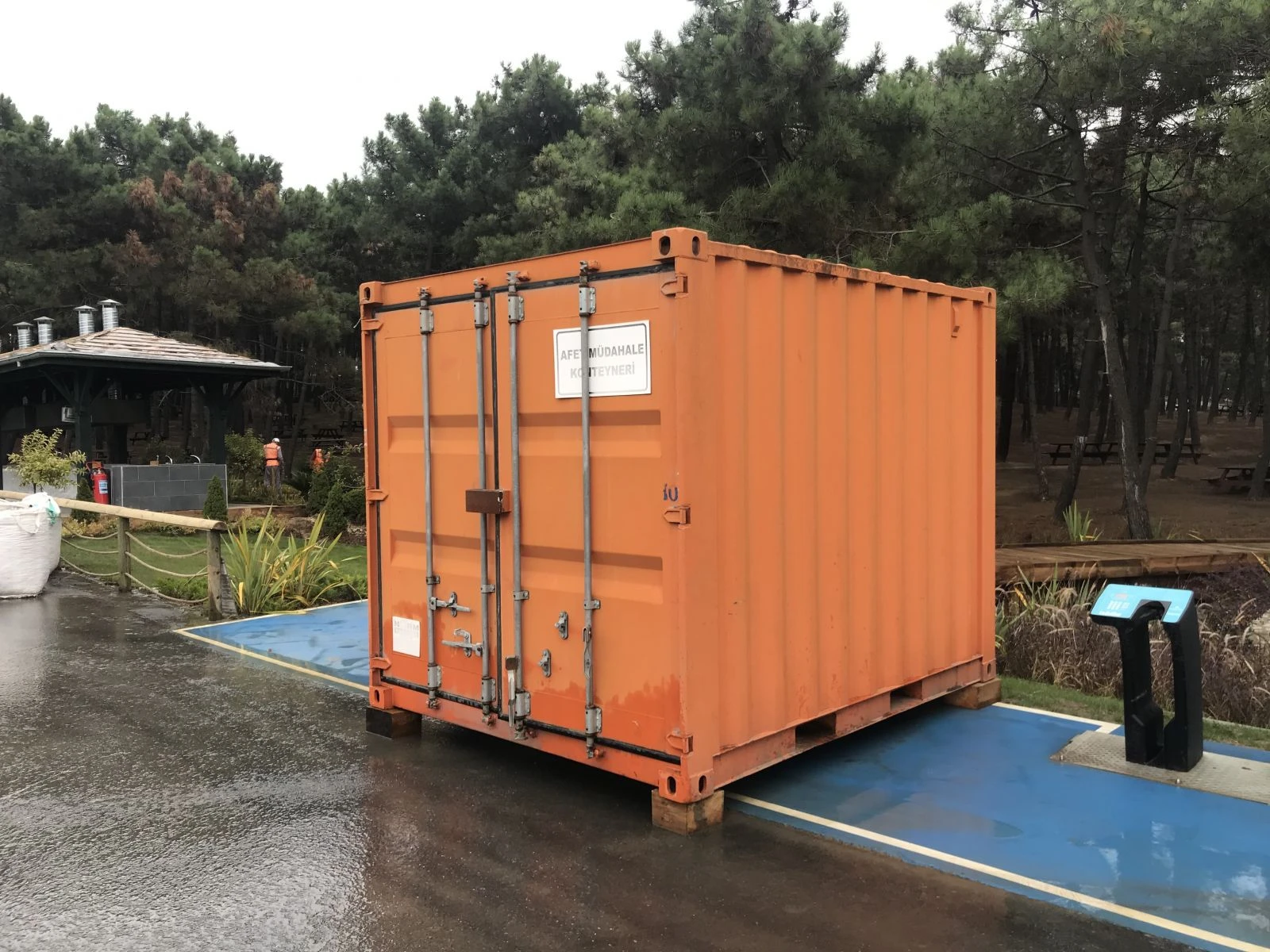 İstanbul'da olası bir depremde kullanılmak üzere afet müdahale konteynırları hazır bekliyor