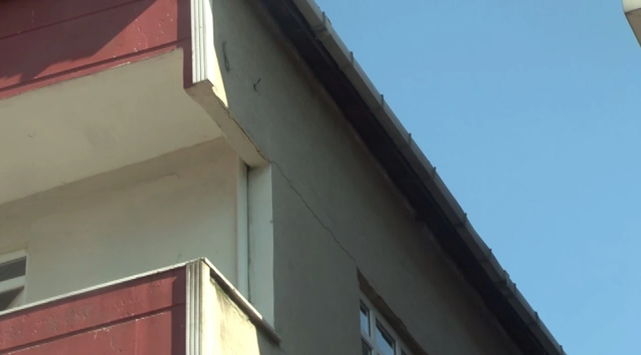 İstanbul'da binaları deprem vurdu