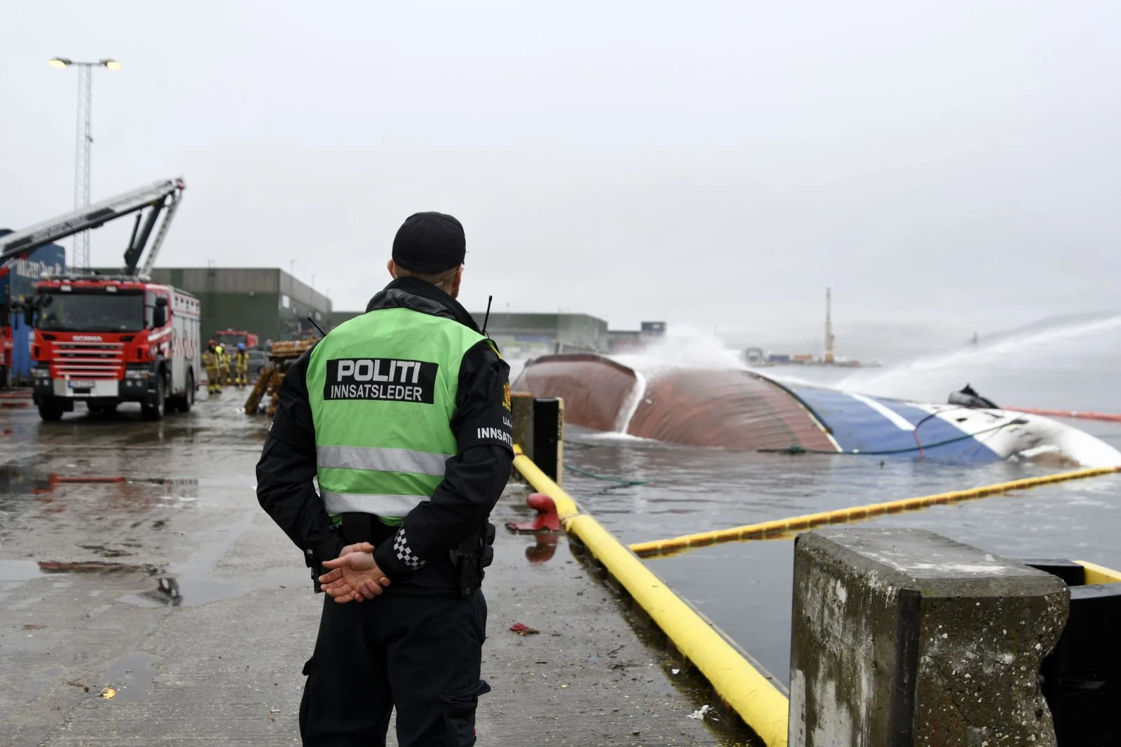 200 bin litre yakıt bulunan gemi yandı