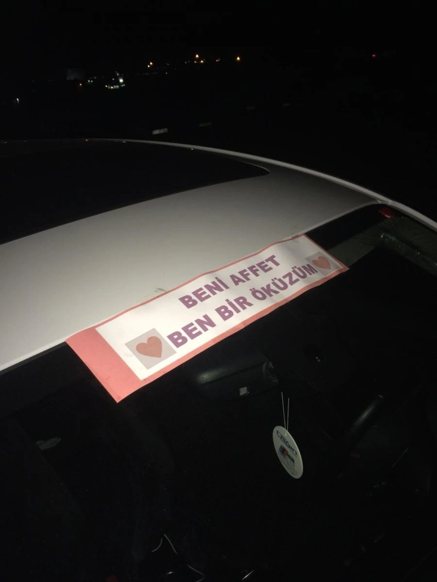 Otomobilin üzerine 'Beni affet ben öküzüm' yazdı, sonu hastanede bitti