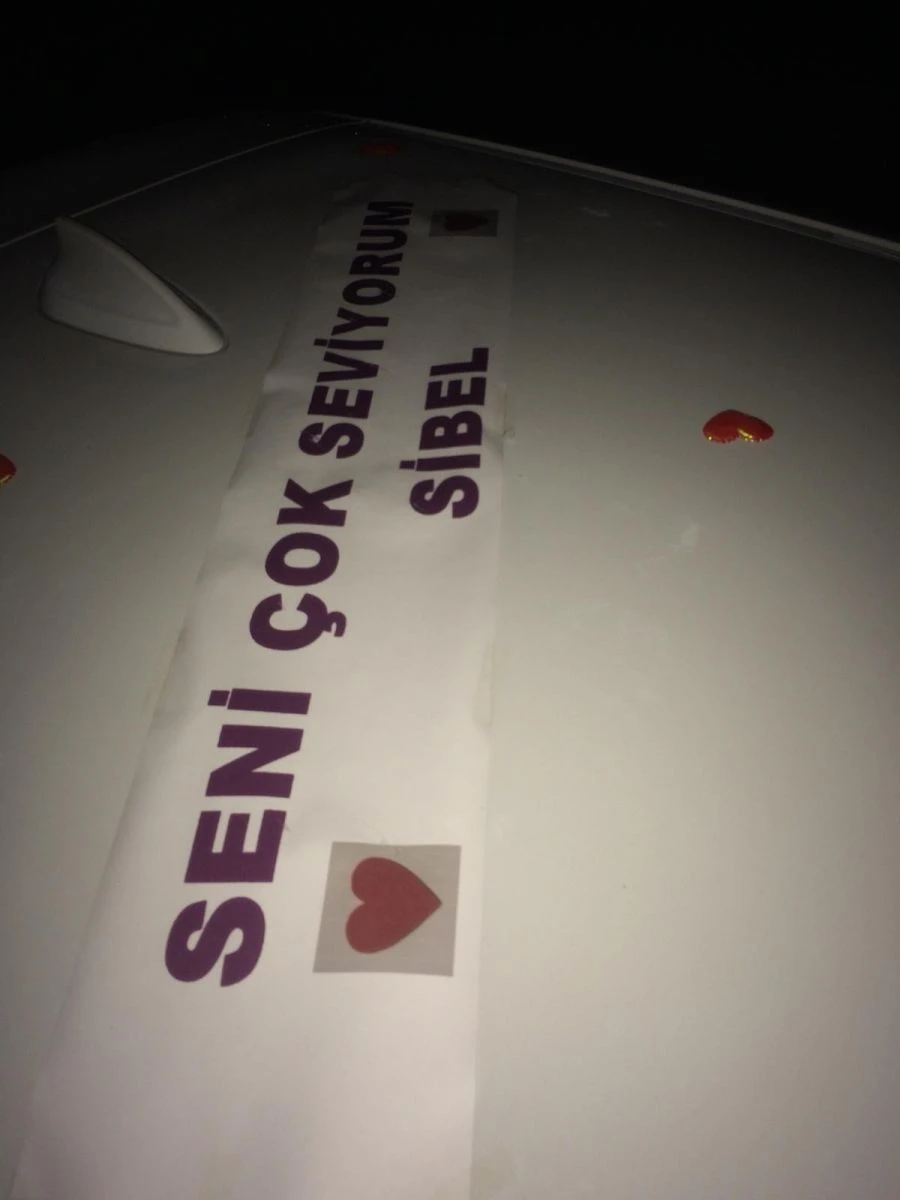 Otomobilin üzerine 'Beni affet ben öküzüm' yazdı, sonu hastanede bitti