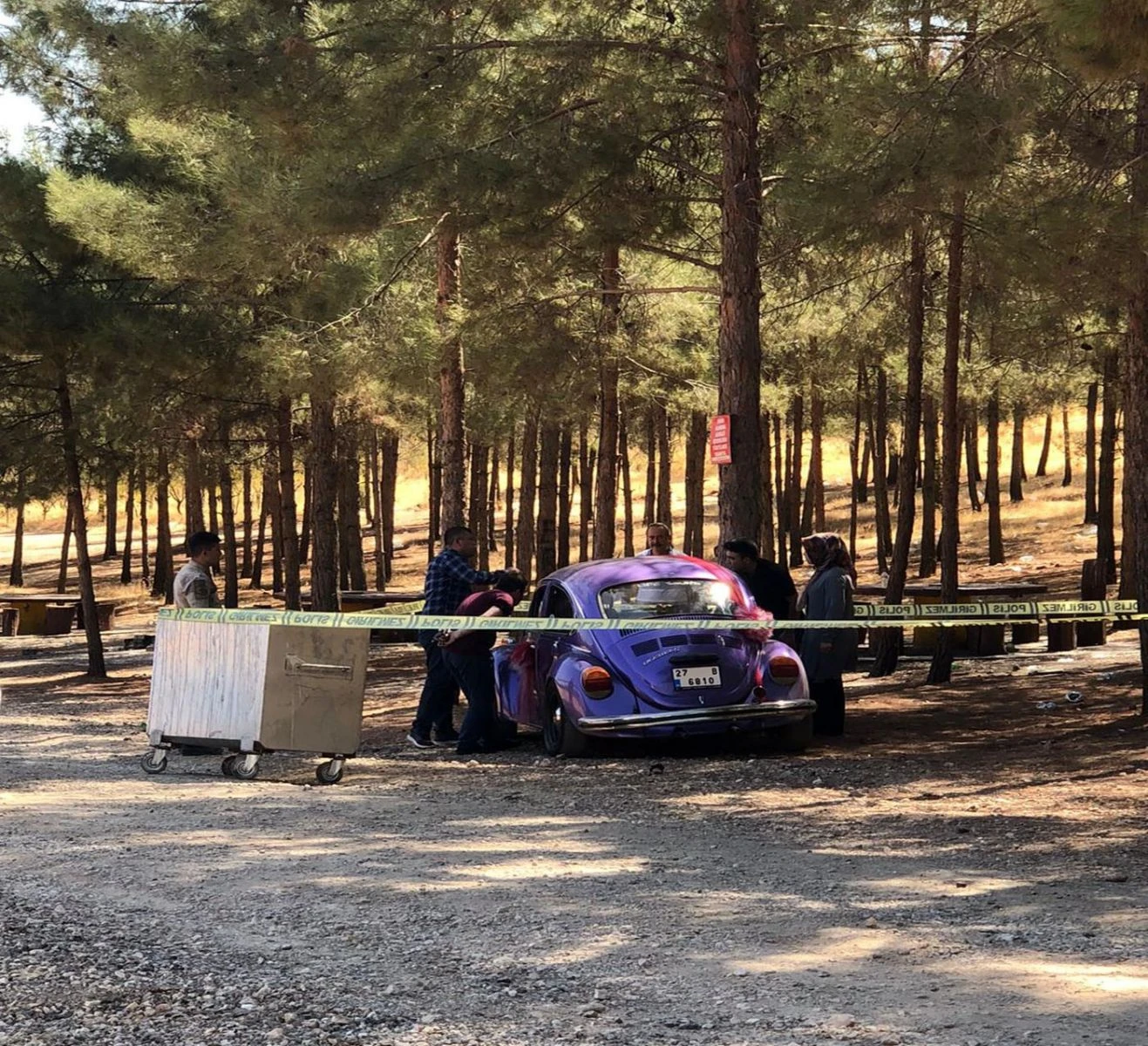 Gelin aracının altında ölü olarak bulundu