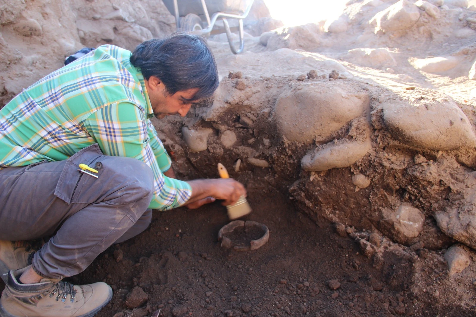 Tarihi kazılarda 'Çömlek' içinde 3 bin yıllık buğday taneleri çıktı