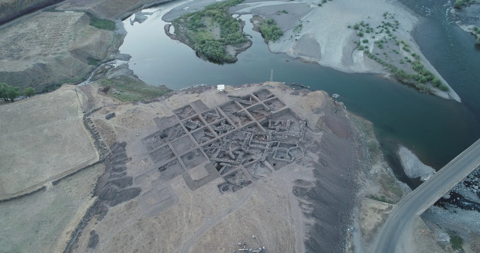 Tarihi kazılarda 'Çömlek' içinde 3 bin yıllık buğday taneleri çıktı
