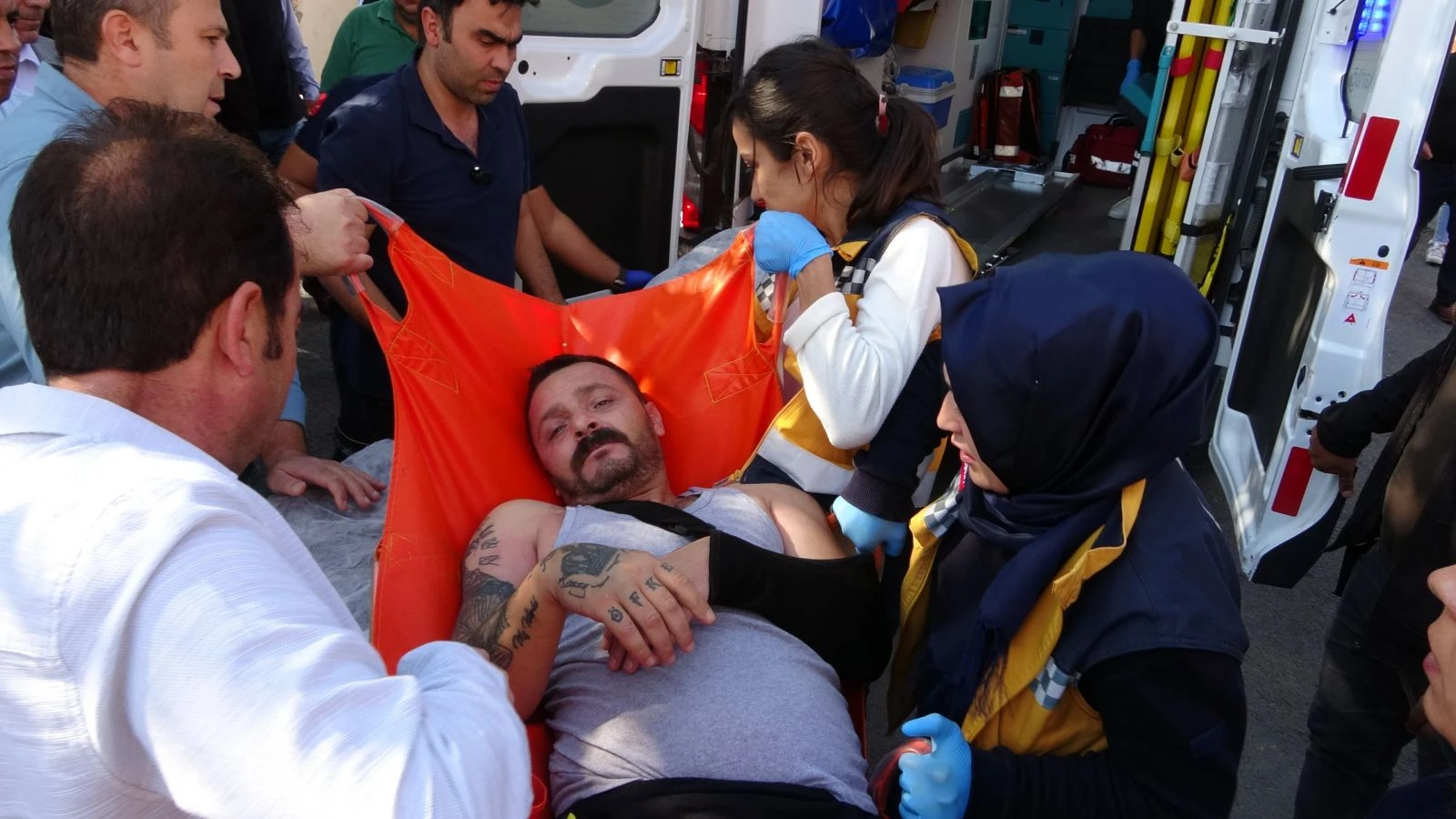 Pompalı tüfekle rastgele ateş açtı! Polis alarma geçti