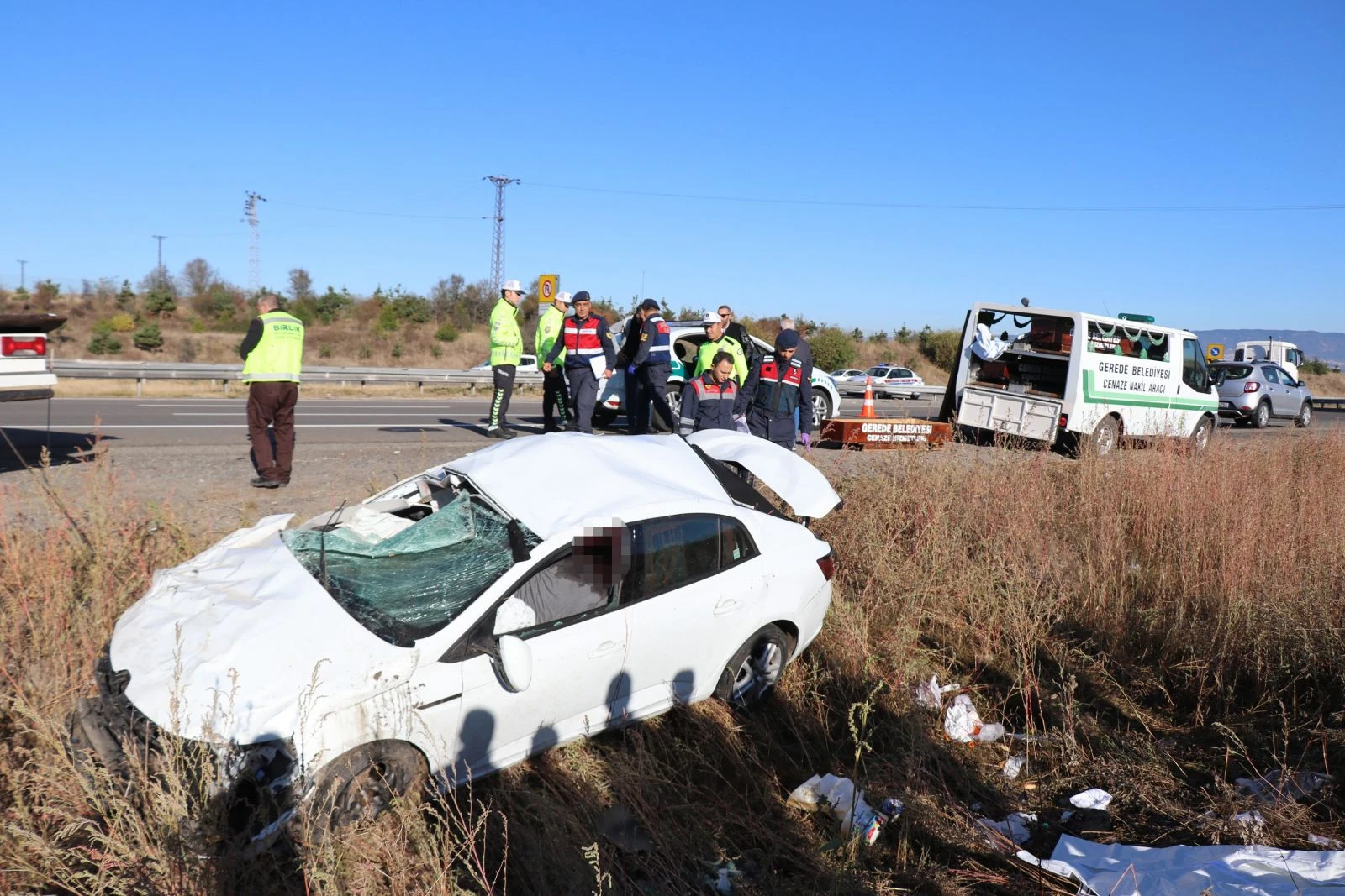 TEM’de feci kaza: Ölü ve yaralılar var