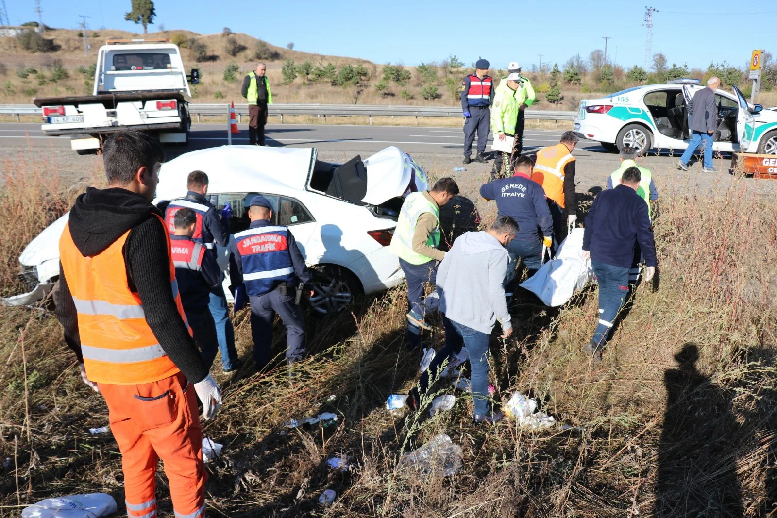 TEM’de feci kaza: Ölü ve yaralılar var
