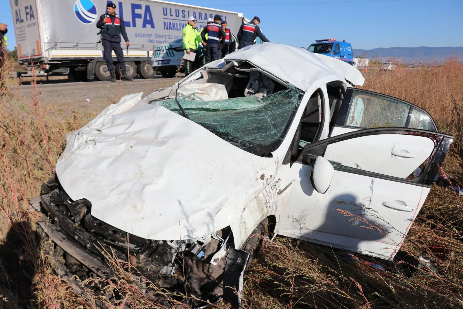 TEM’de feci kaza: Ölü ve yaralılar var