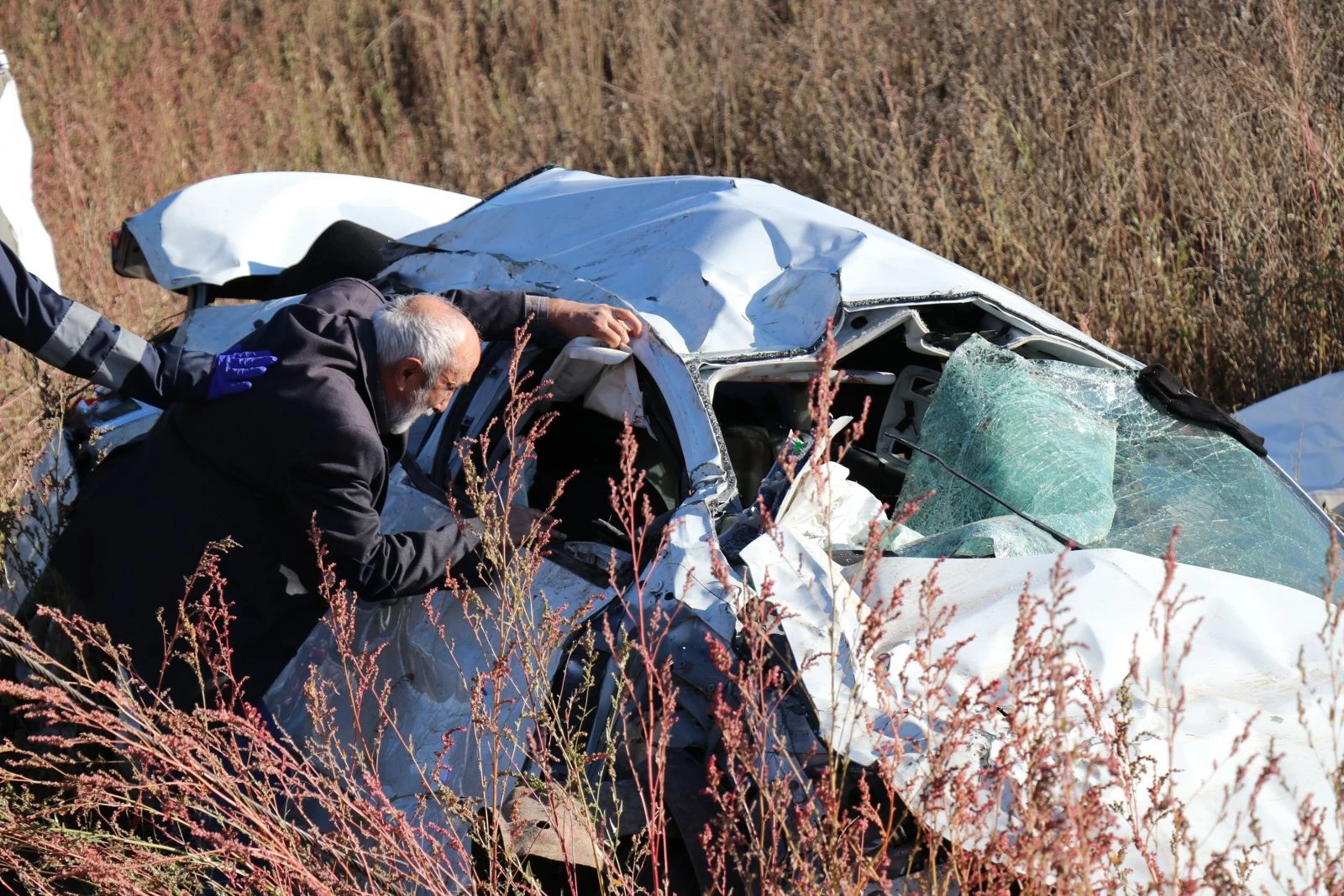 Yürek yakan manzara! Yaralı kurtulduğuna sevinemedi