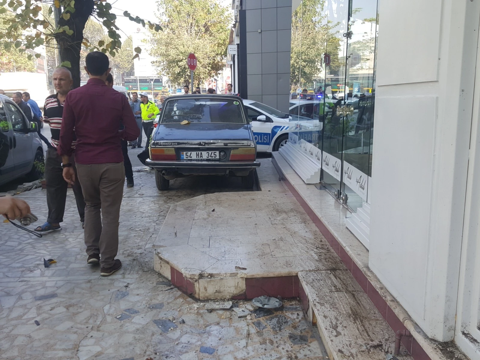 Ölümden kıl payı kurtuldular