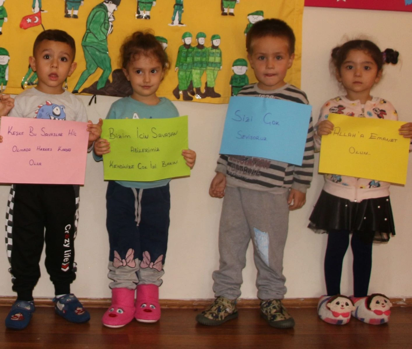 Minik öğrencilerden Mehmetçik’e duygulandıran destek