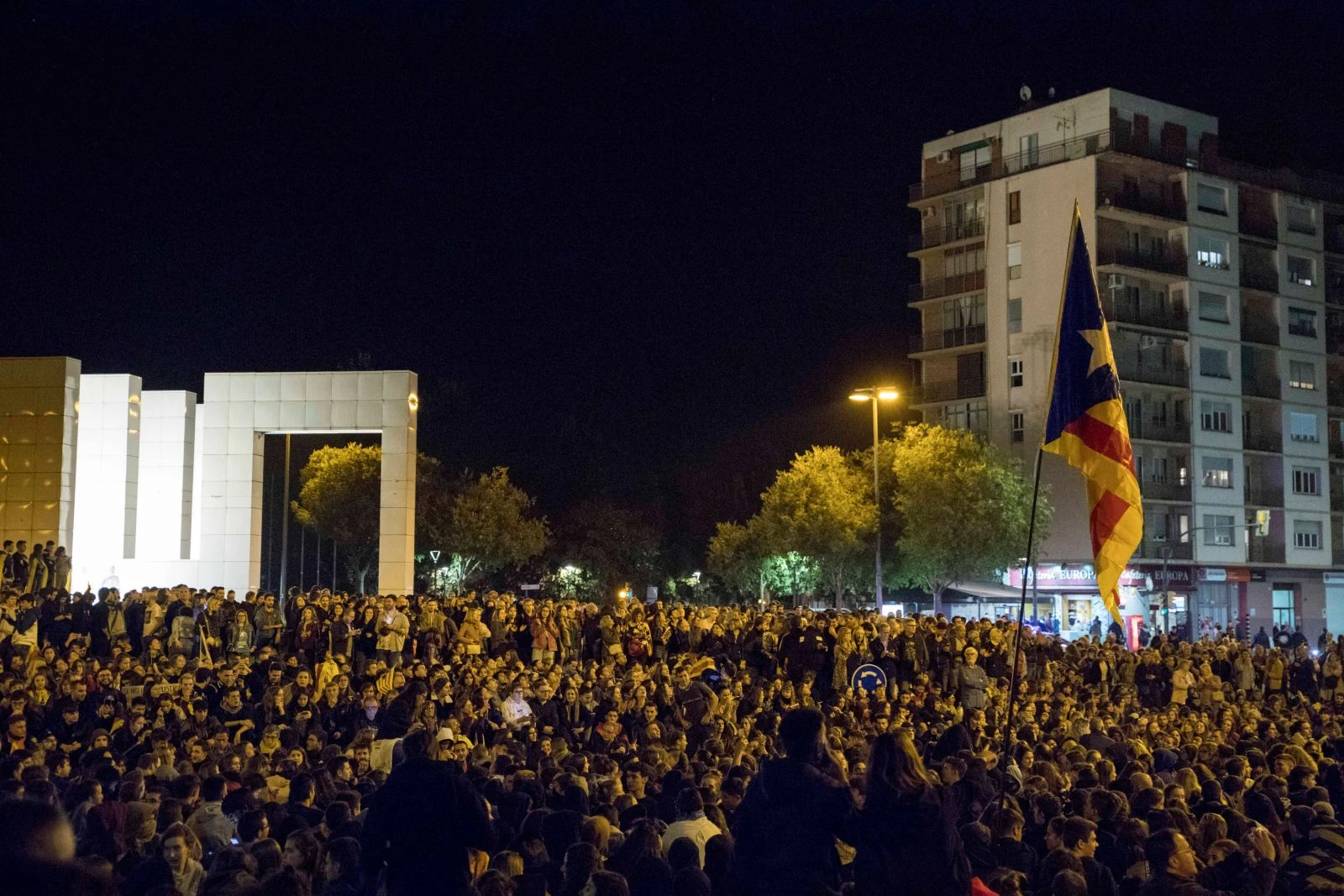 İspanya karıştı! Sokaklar yangın yeri