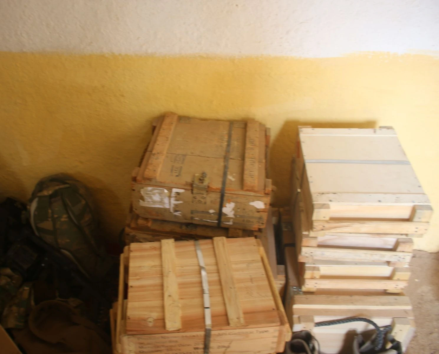 SMO, elebaşı Öcalan'ın posterlerini imha etti