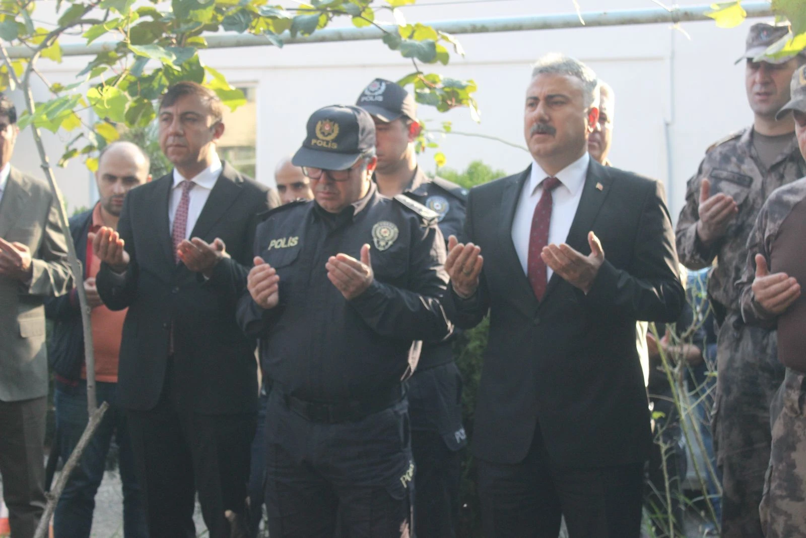 Özel Harekat Polisleri dualarla Suriye’ye gönderildi