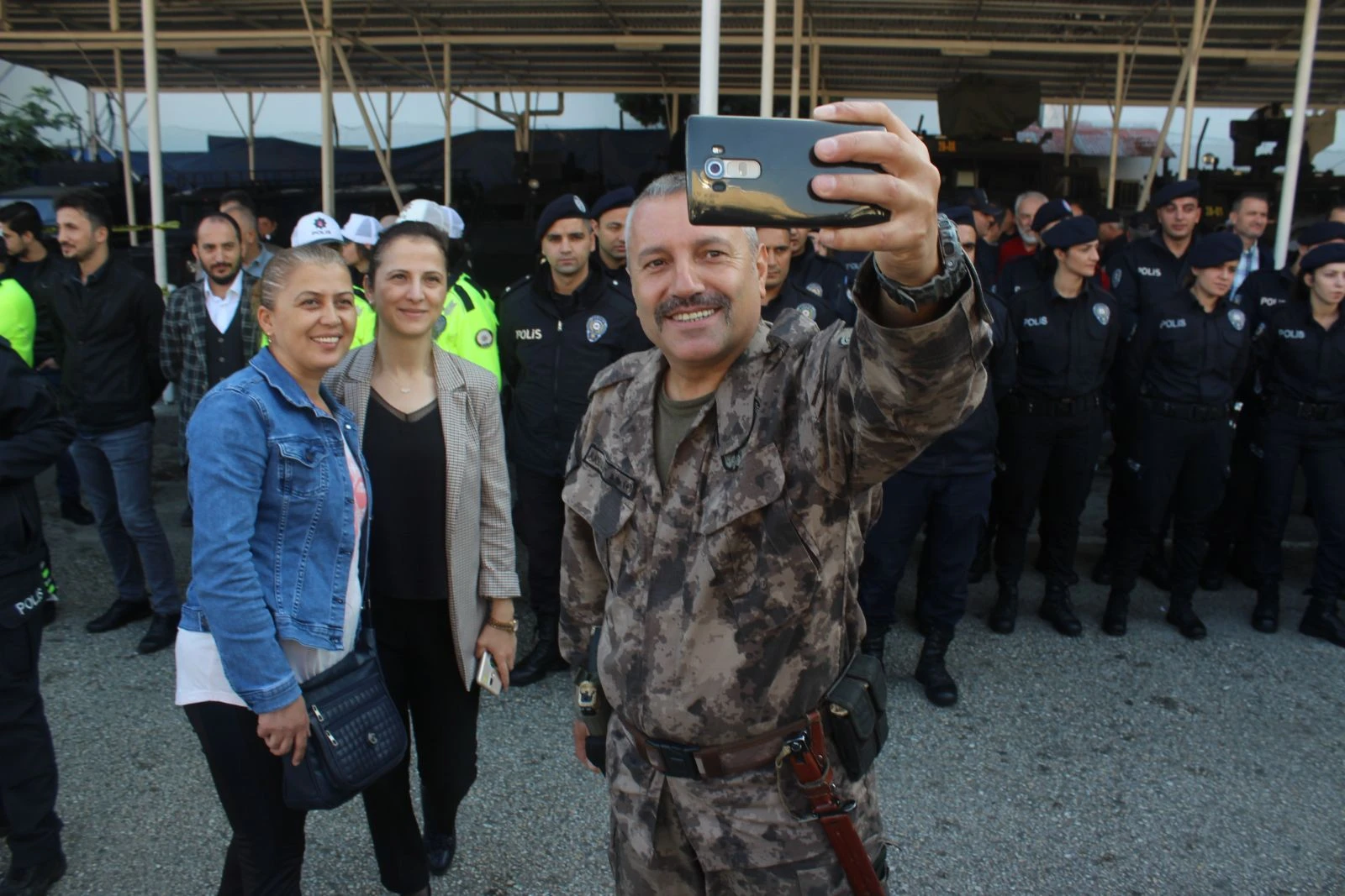 Özel Harekat Polisleri dualarla Suriye’ye gönderildi