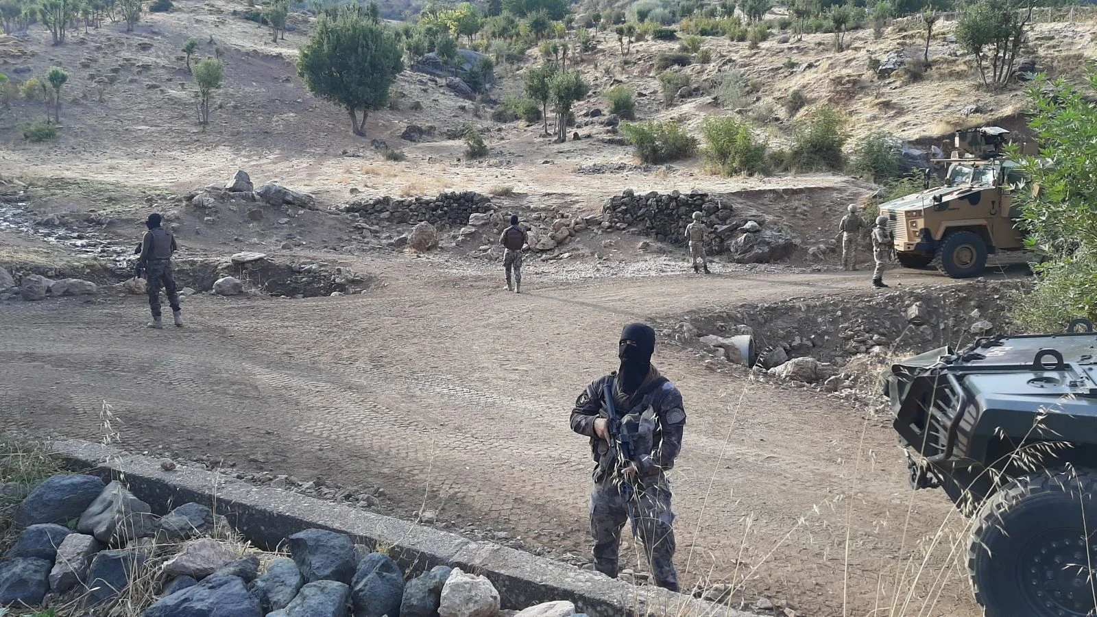 Şehit polisin kanı yerde kalmadı