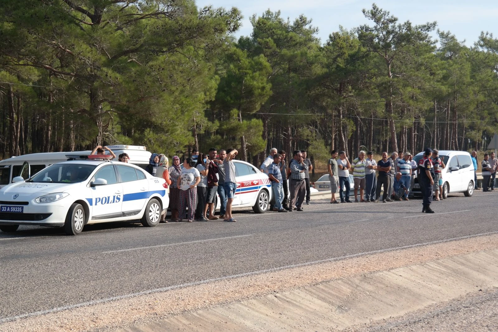Rus mühendisleri taşıyan minibüs kaza yaptı: 2 ölü, 11 yaralı
