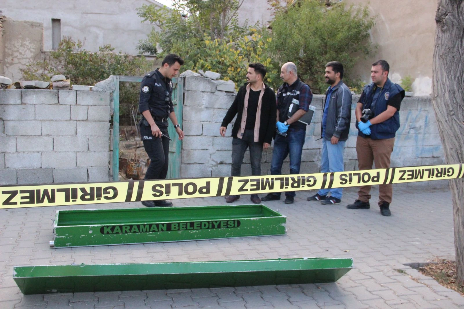 Evinin avlusunda ölü olarak bulundu