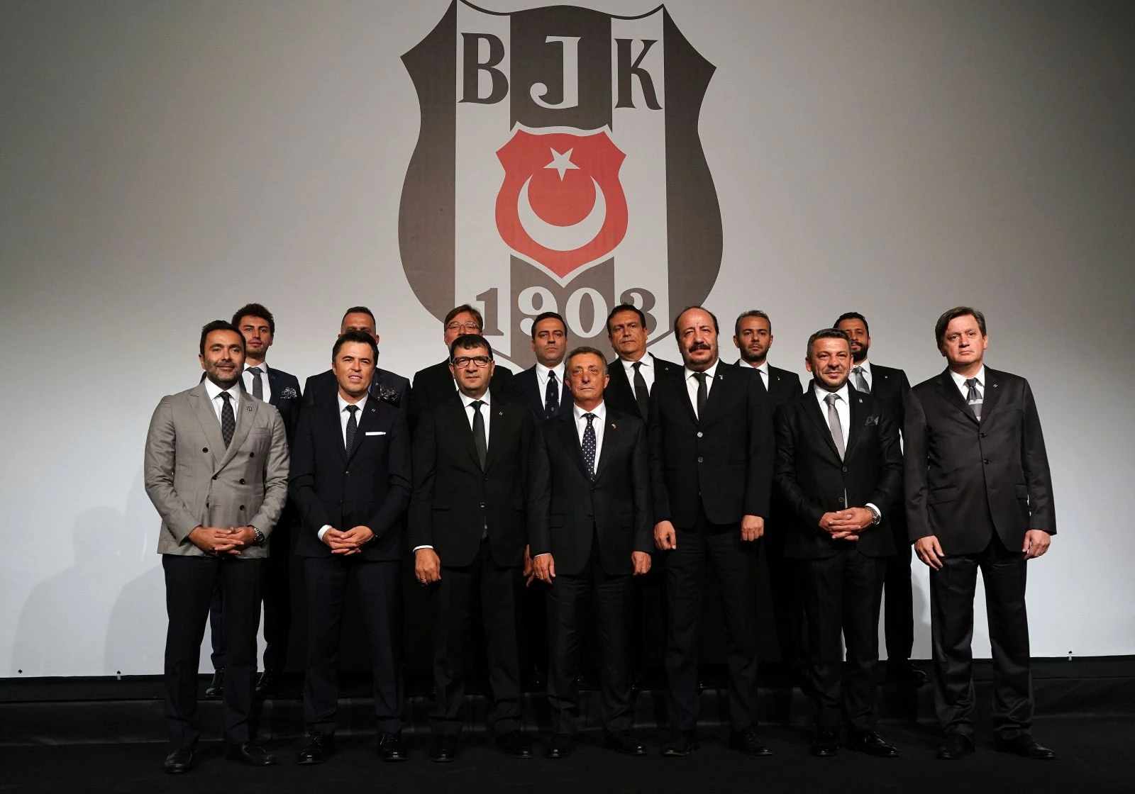 Ahmet Nur Çebi mazbatasını aldı