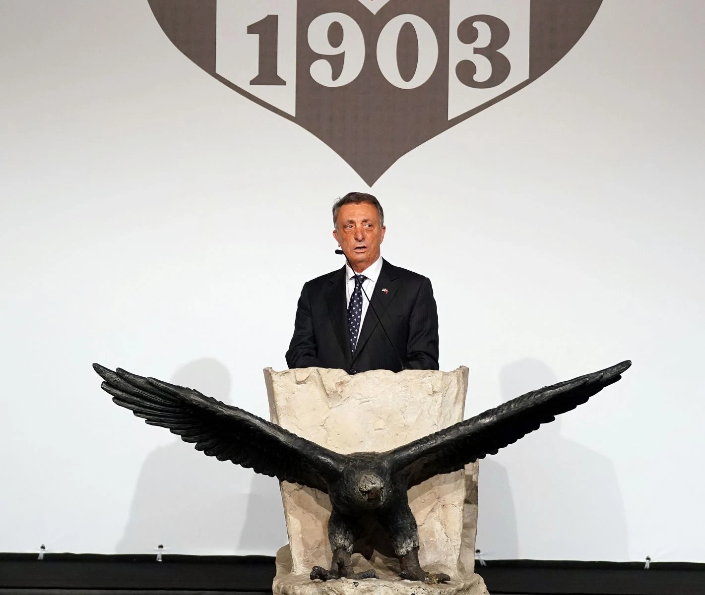 Ahmet Nur Çebi mazbatasını aldı