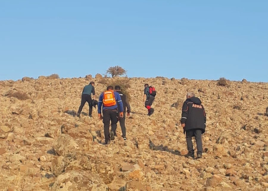 Eşeğiyle uçurumdan düşen çoban hayatını kaybetti