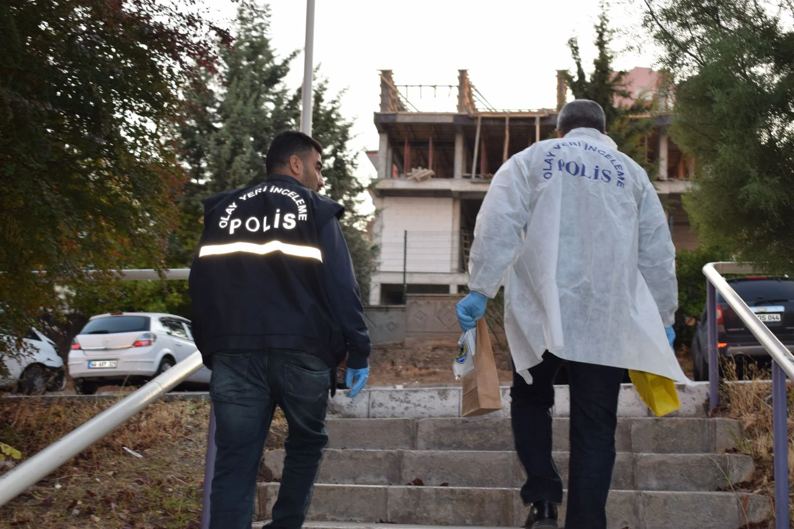 Emekli polis KHK ile ihraç edilen polis memurunu silahla yaraladı