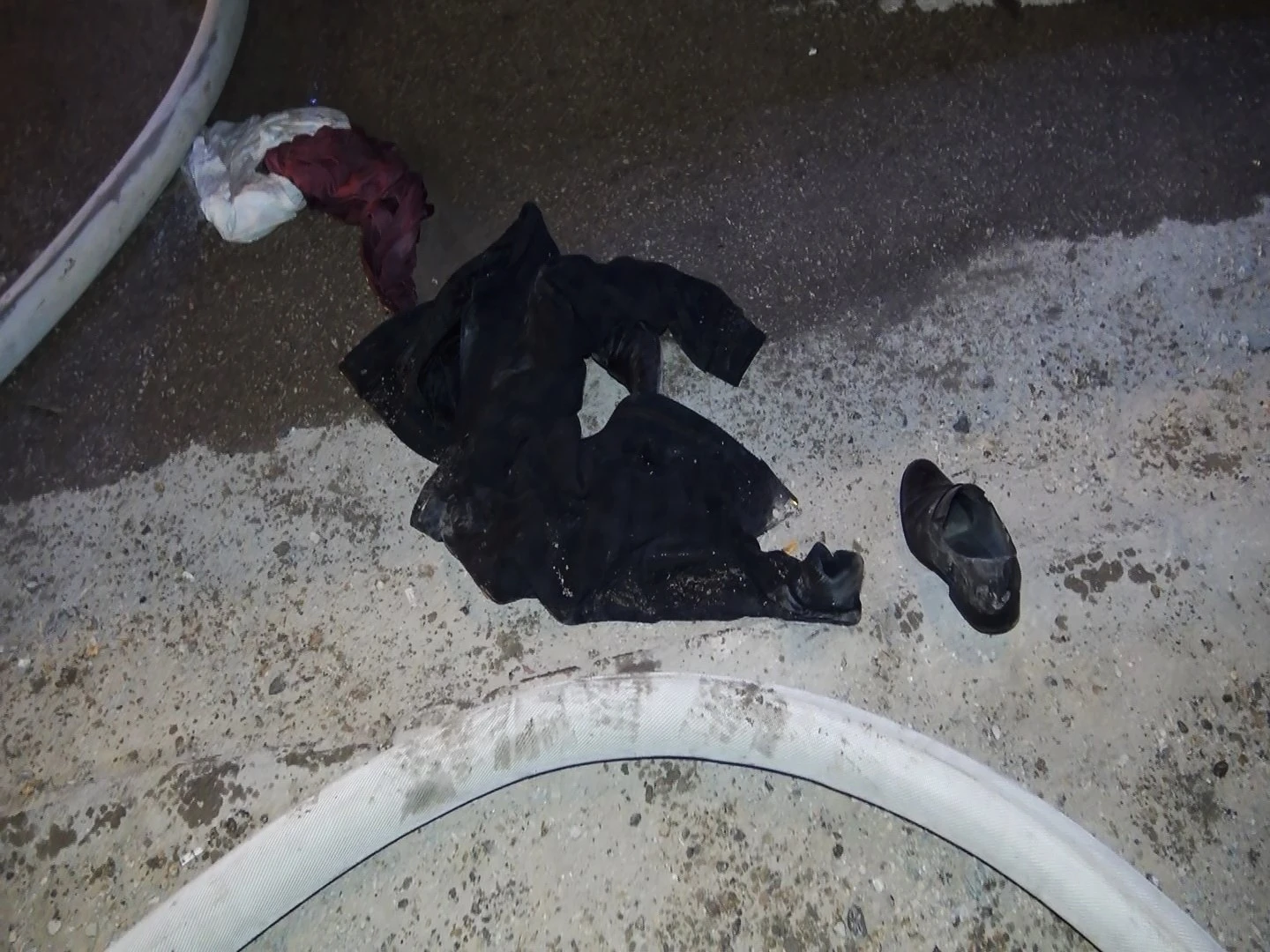 Kavga ettiği kardeşini içeri kilitleyip evi yakıp kaçtı