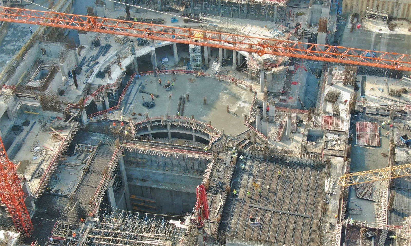 İstanbul'un sembol binası yenileniyor! Sahne göründü