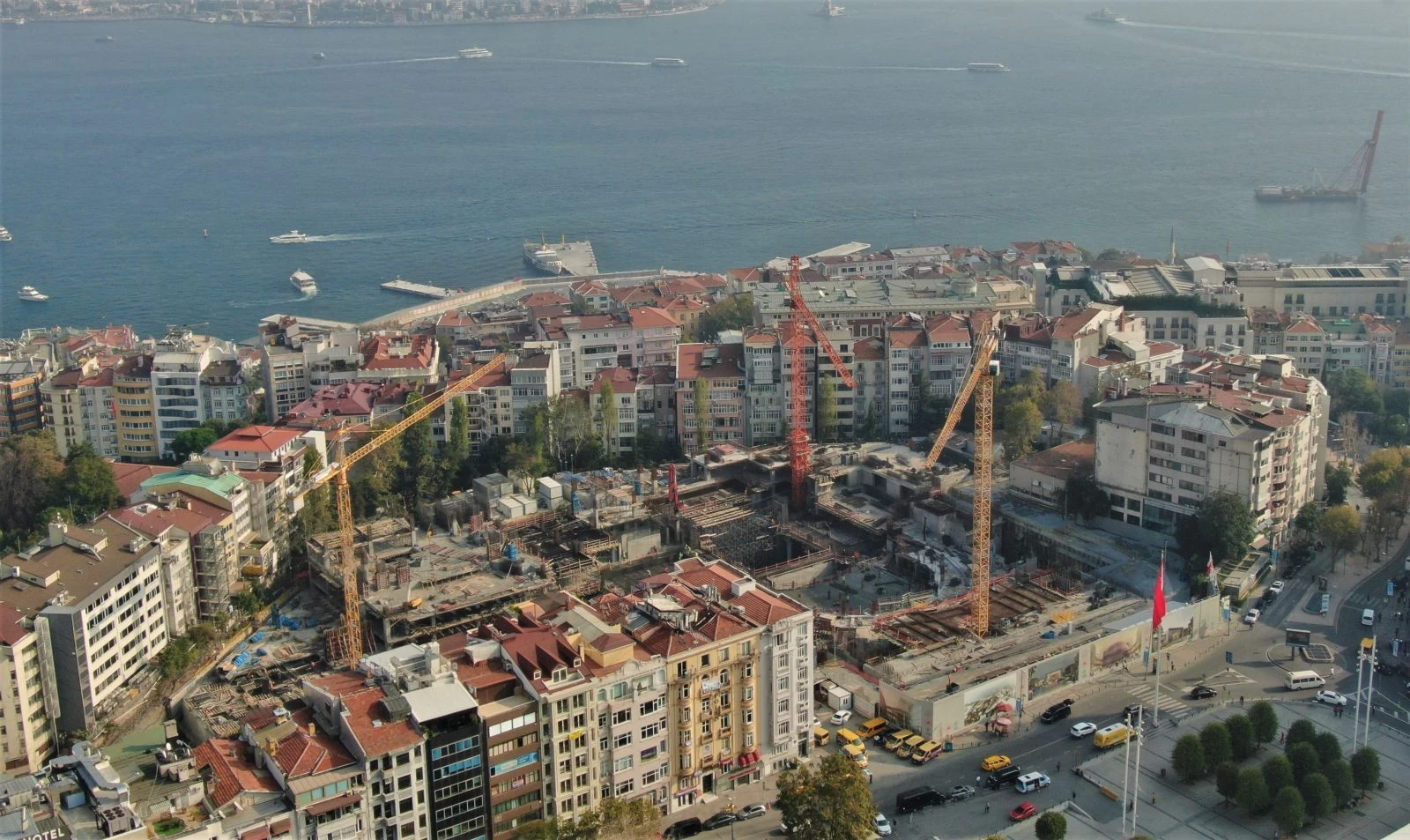 İstanbul'un sembol binası yenileniyor! Sahne göründü