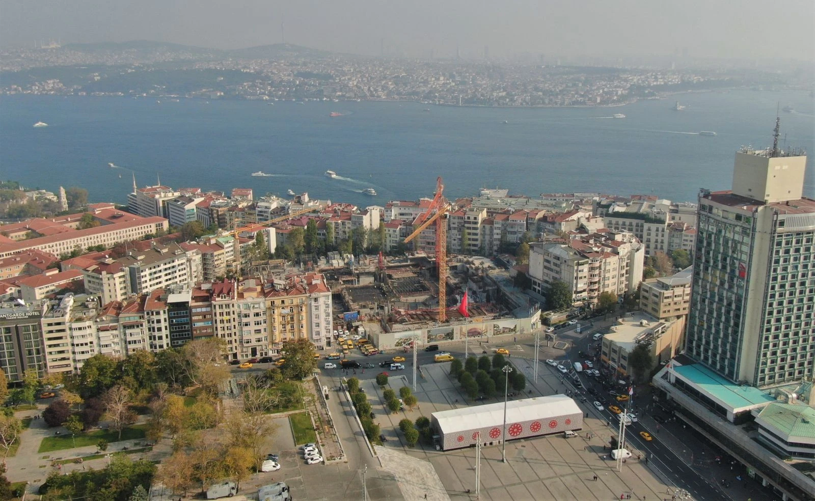 İstanbul'un sembol binası yenileniyor! Sahne göründü