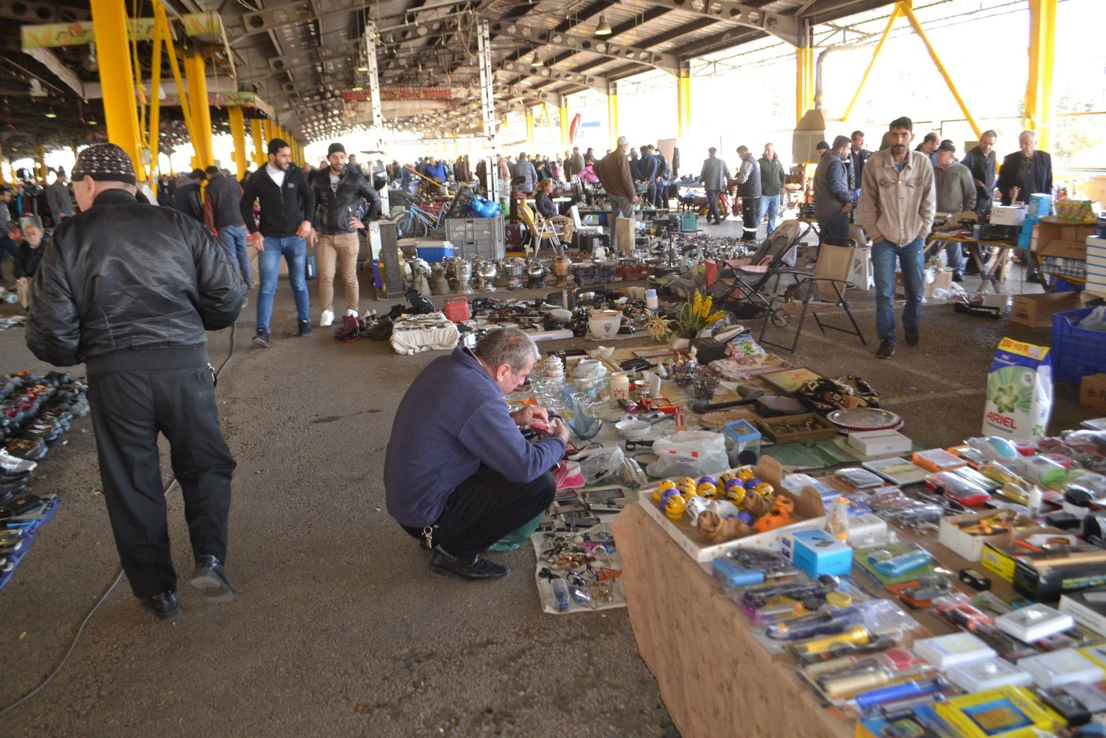 Bu pazarda ne ararsan var