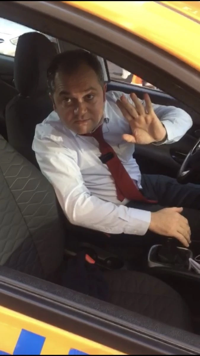 Taksici telefonunu unutan turistten 150 lira aldı