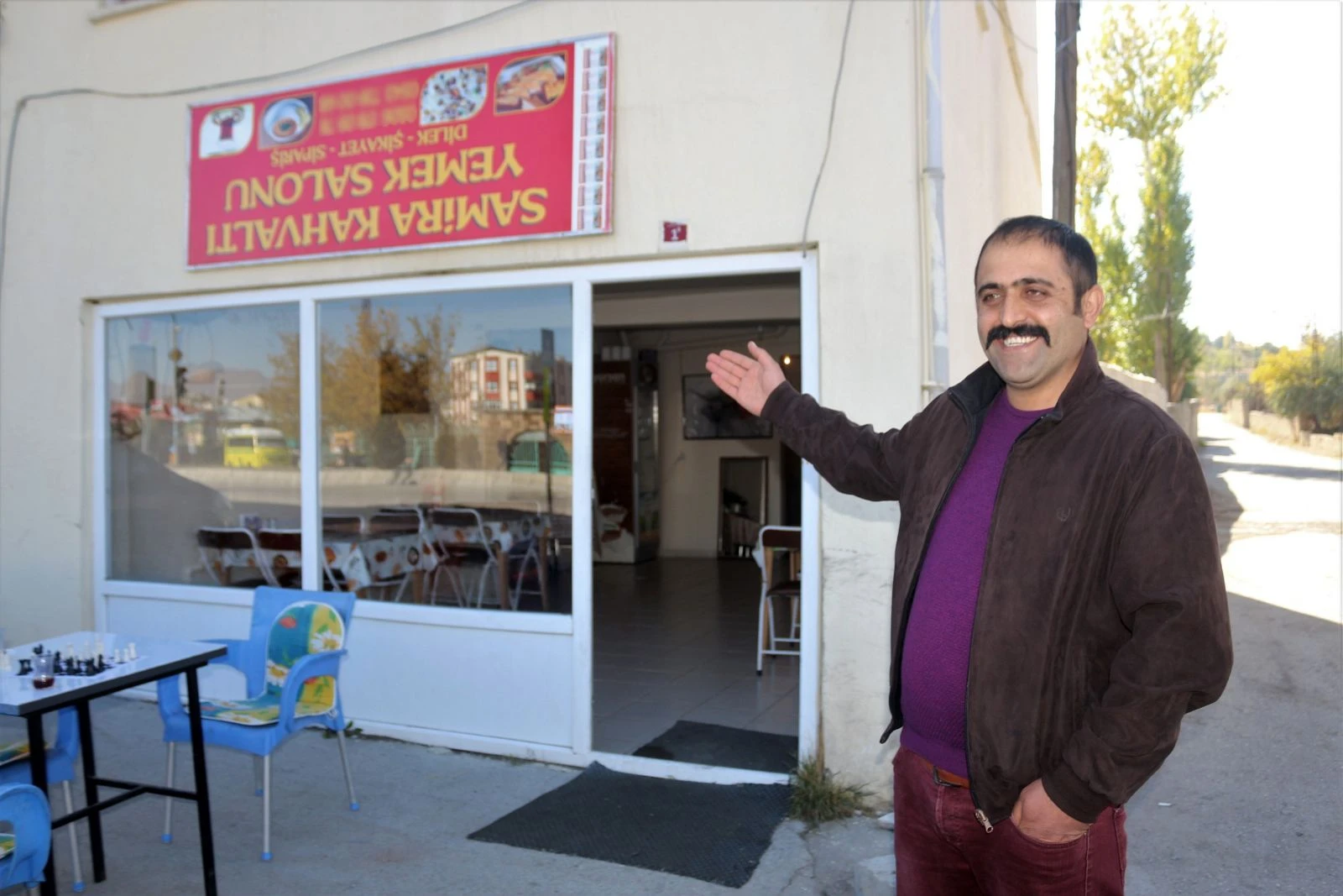 Bu tabelaya kimse akıl sır erdiremiyor