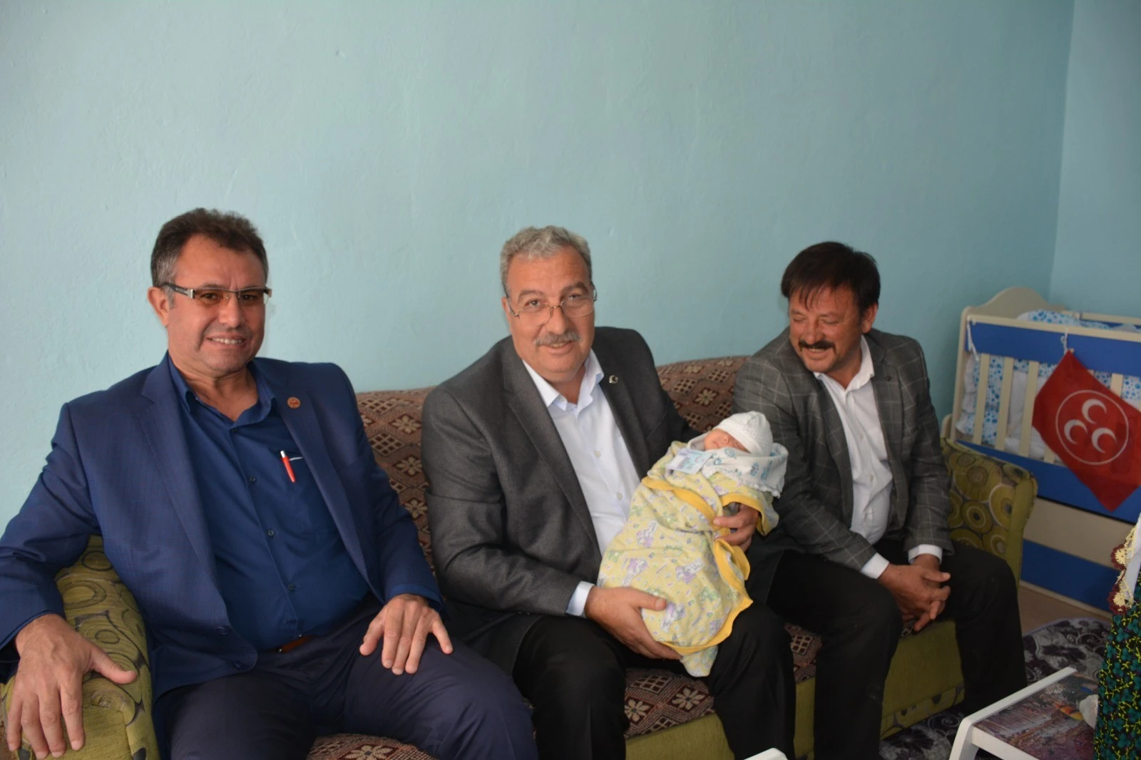 Yeni doğan bebeğe Devlet Bahçeli’nin ismini verdiler