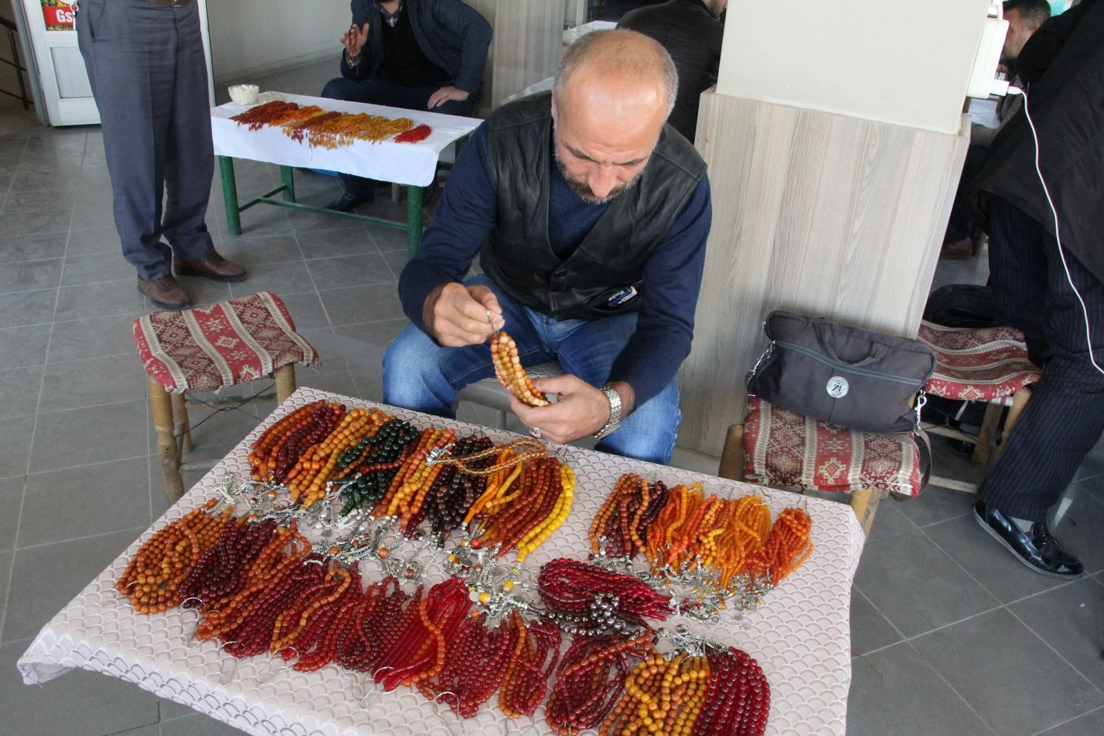 Tespih hastalığı aracından ettirdi