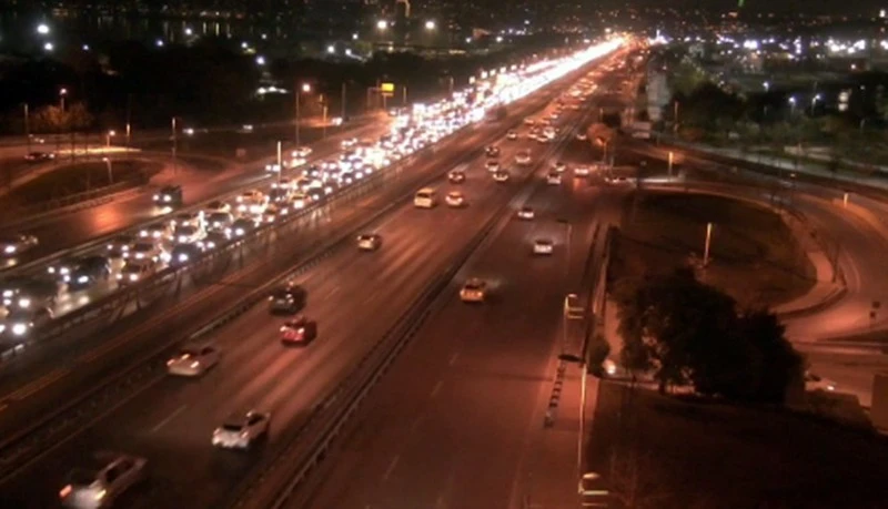 E-5'te trafik durma noktasına geldi