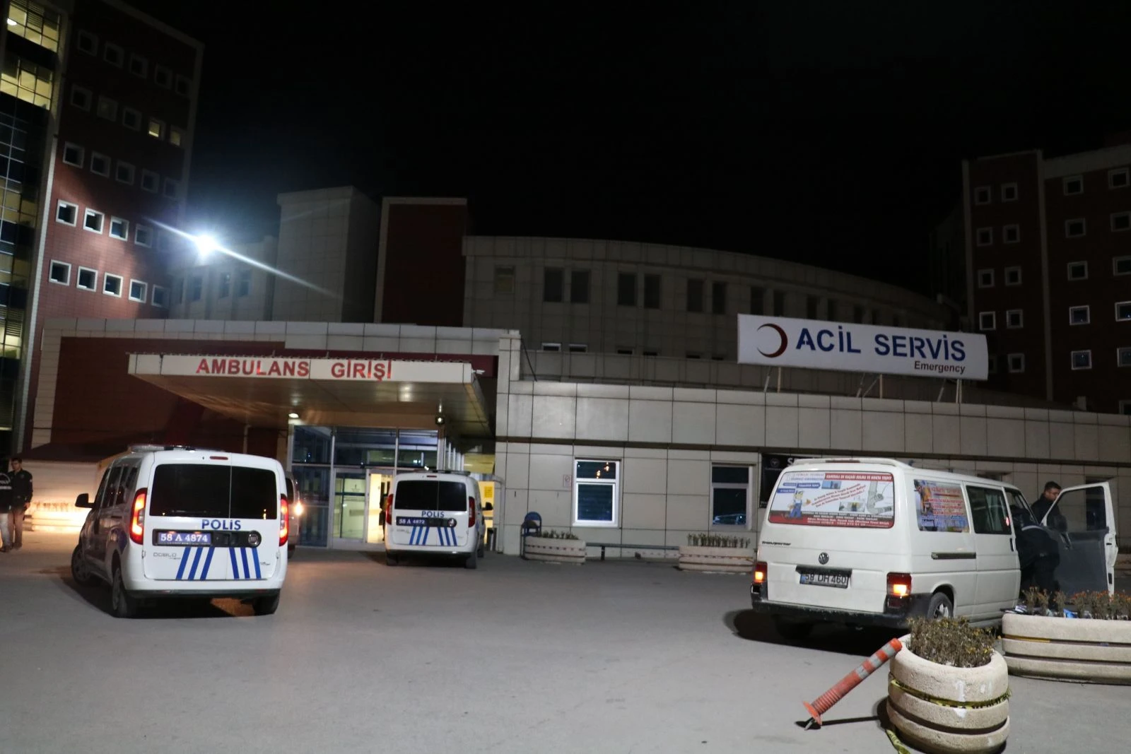 'Balkondan düştü' ihbarına giden polisler korkunç gerçekle karşılaştı