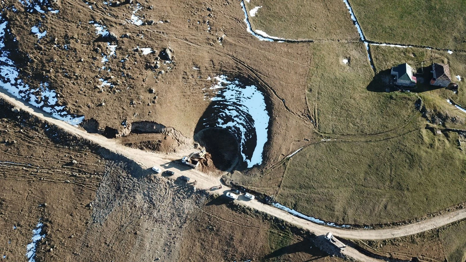 Yayla sakinleri: Dipsiz Göl kapatılsın