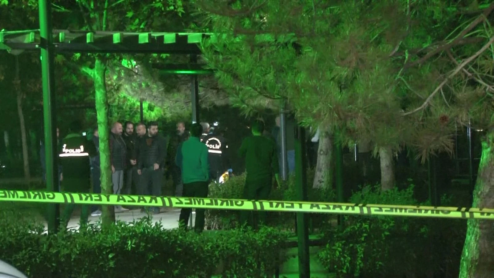 Firar eden er uzun namlulu silahla rastgele ateş açtı