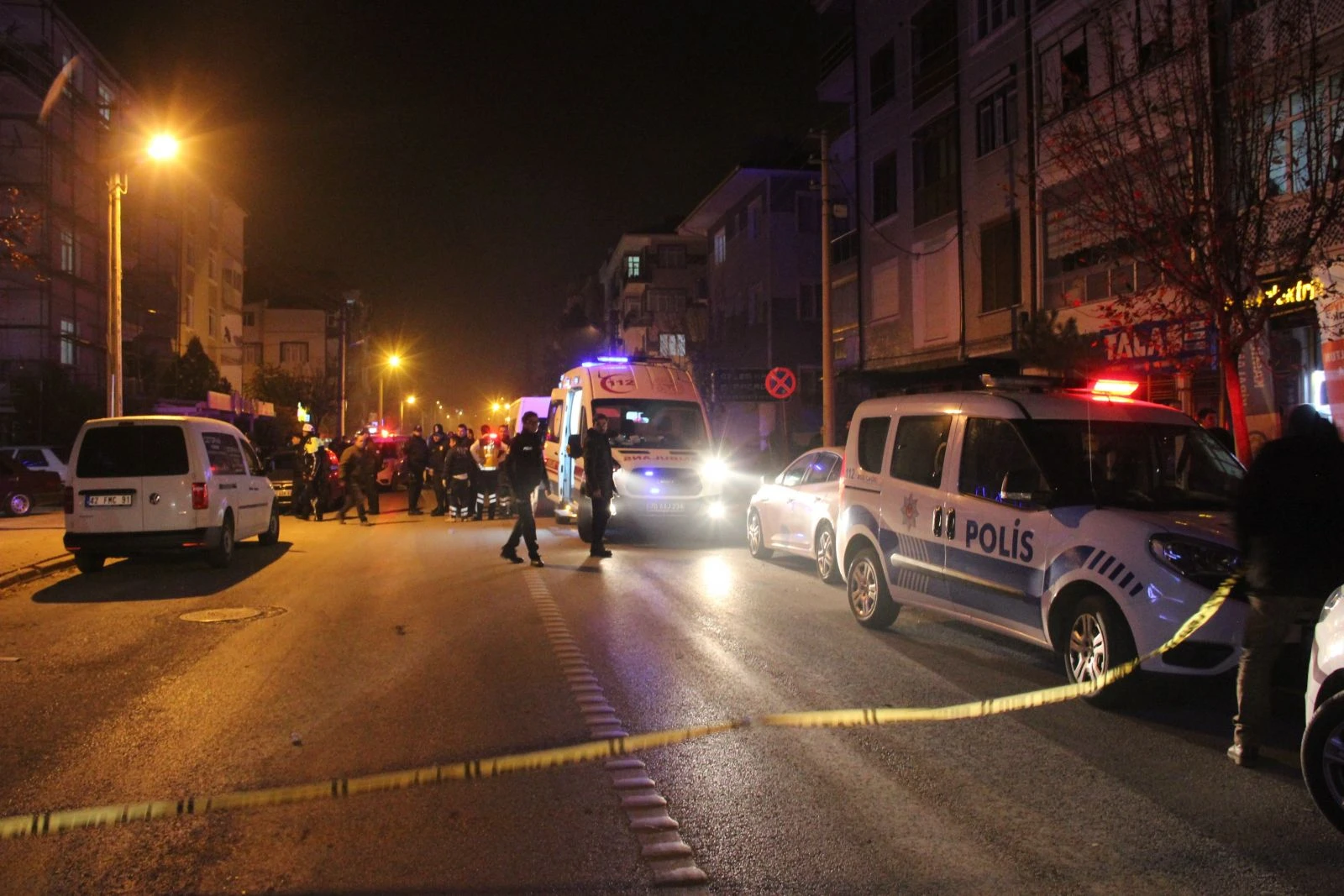 Alkol aldığı arkadaşının boğazını keserek öldürdü