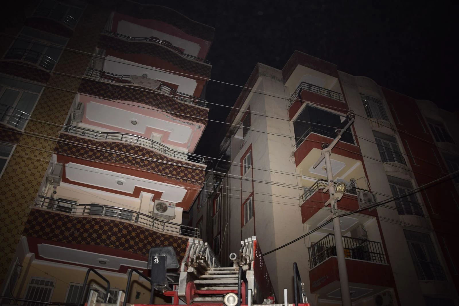 Kontrol için çakmak çakan usta ortalığı savaş alanına çevirdi