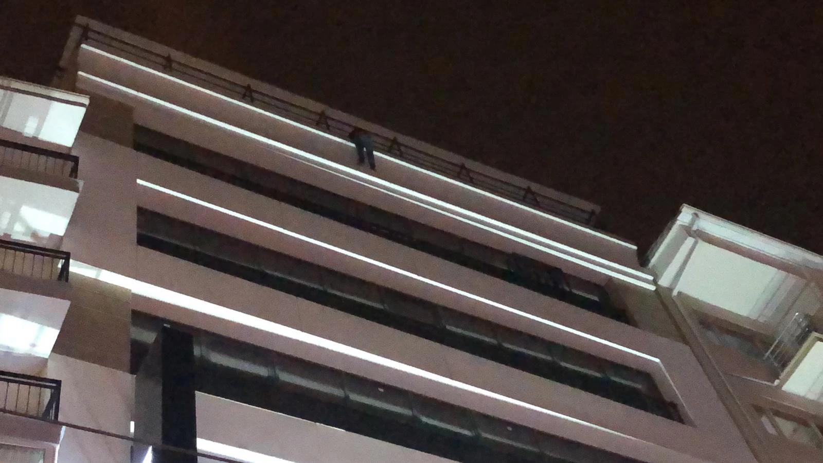 7. kata çıktı! Alkışlar eşliğinde aşağı indi