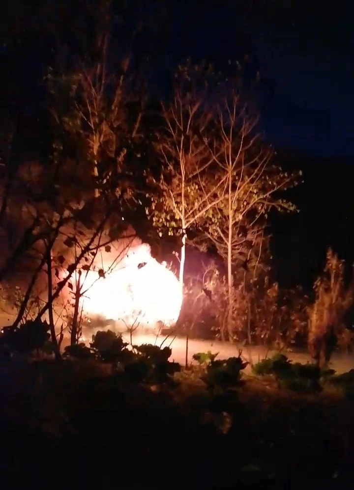 9 öğrenciyi taşıyan servis alev topuna döndü