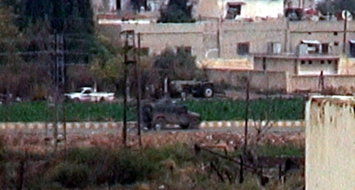 Devriyeden dönen Rus askerlerine teröristler eşlik etti