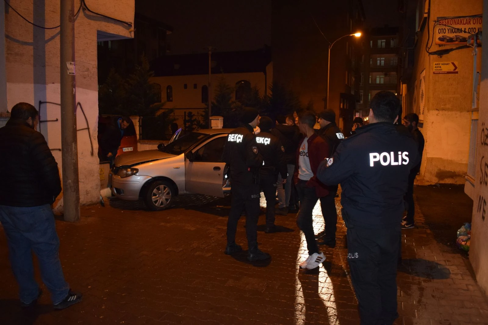Maddi hasarlı kazada polisi şüpheye düşüren olay